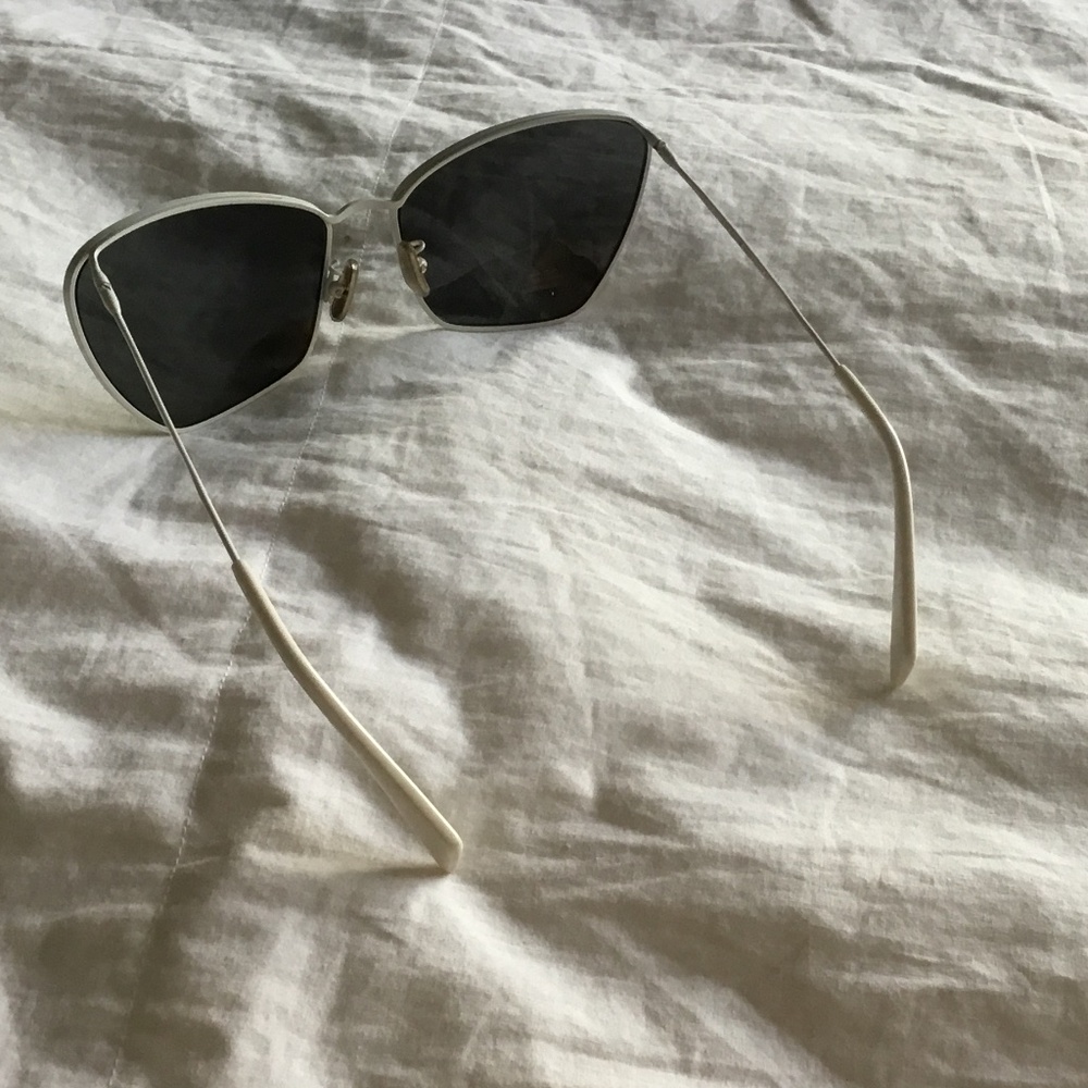 CELINE WHITE SILVER MIRRORED BUTTERFLY SUNGLASSES CL40069U - Picture 9 of 9